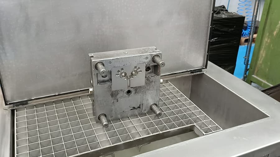 limpieza de moldes con tecnología de ultrasonidos